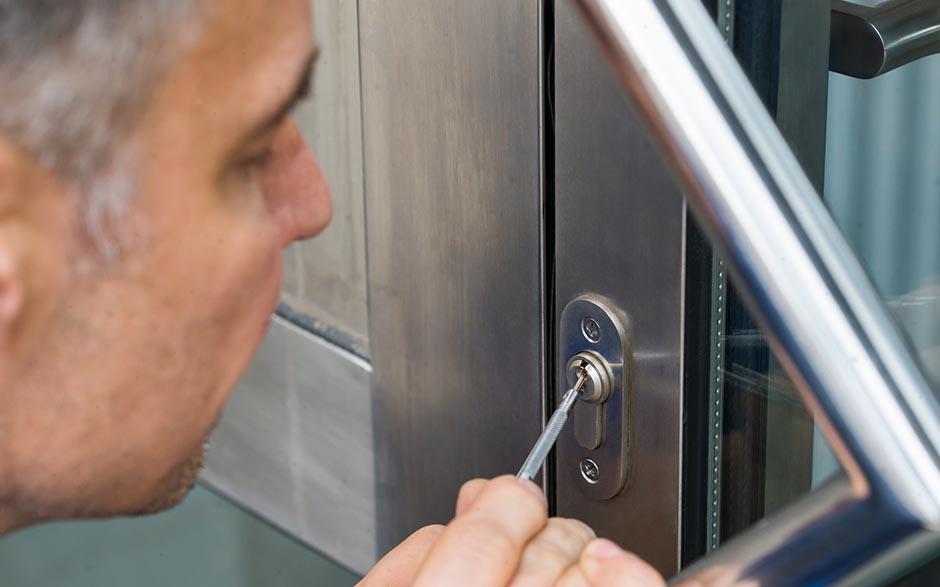 Allauch changer verrou porte